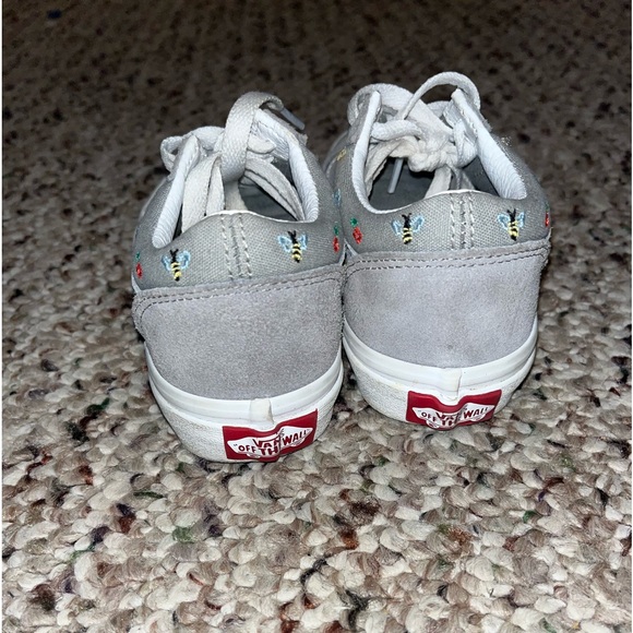 Vans - Picture 2 of 5